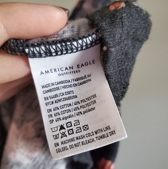 NWT AEO Cropped Floral Tank - Picture 7 of 7